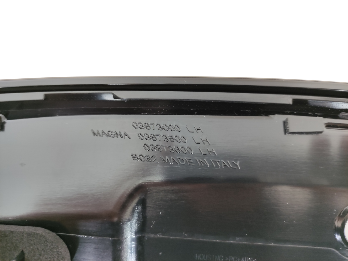 MASERATI GHIBLI M157R Original 6701596950 Exterior Taillight Black SX